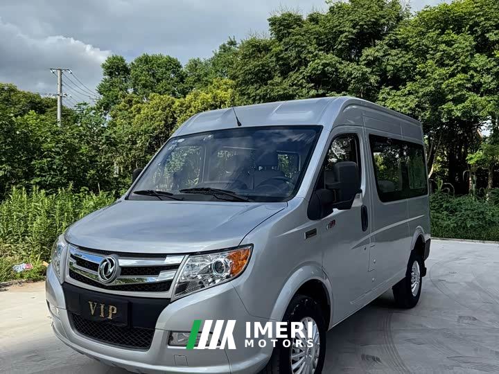 Dongfeng Yuefeng 2.5T V9 Logistics Vehicle Short Wheelbase Mid-Roof 5-9 Seater National V ZD25