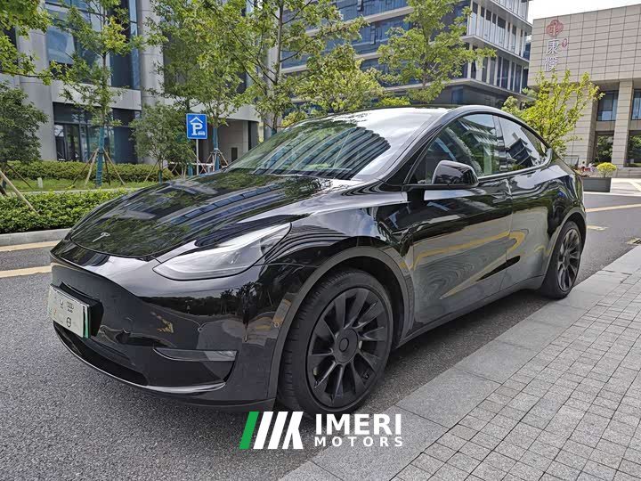 Tesla Model Y Standard Range RWD