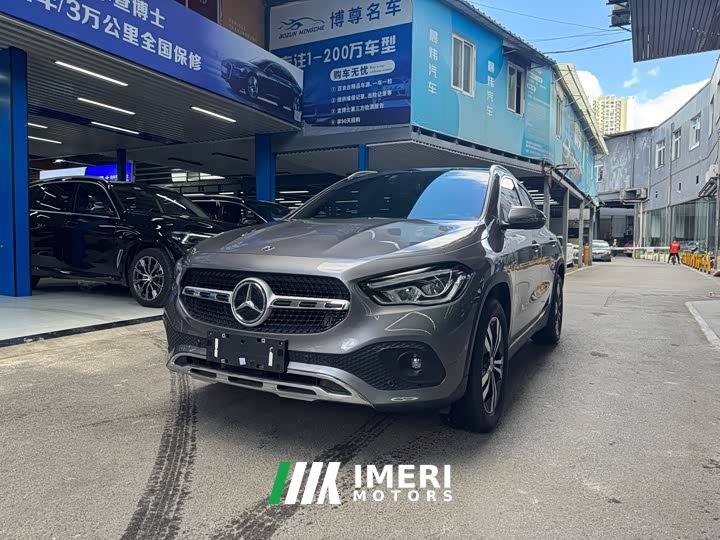 Mercedes-Benz GLA 200