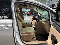 Buick GL8 New Energy Lusang Respect Edition - ფოტო 14