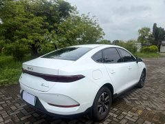 BYD Qin Plus DM-i 210KM Entry-Level - ფოტო 8