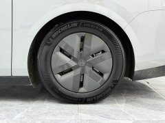 Li Auto Li Xiang MEGA Ultra - ფოტო 13