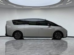 Li Auto Li Xiang MEGA Ultra - ფოტო 8