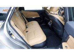 Lexus ES 300h - ფოტო 8