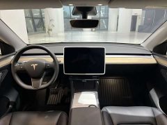 Tesla Model Y Rear-Wheel Drive - ფოტო 3