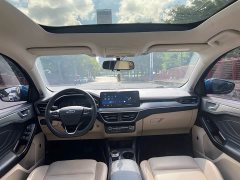 Ford Focus Sedan EcoBoost 180 Automatic Trend - ფოტო 10