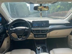 Ford Focus Sedan EcoBoost 180 Automatic Trend - ფოტო 15