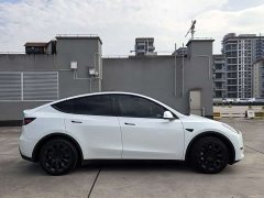 Tesla Model Y Long Range All-Wheel Drive - ფოტო 5