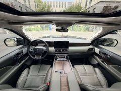 Lincoln Navigator 2022 Presidential Edition 3.5T - ფოტო 5