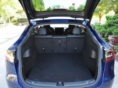 Tesla Model Y Long Range All-Wheel Drive - ფოტო 11