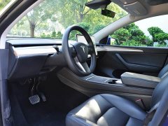 Tesla Model Y Long Range All-Wheel Drive - ფოტო 6