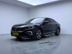 Volkswagen Passat Outstanding Edition 330TSI Elite - ფოტო 1