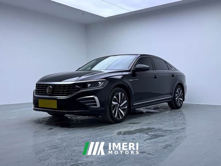 Volkswagen Passat Outstanding Edition 330TSI Elite