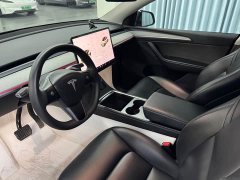 Tesla Model Y Long Range All-Wheel Drive - ფოტო 4