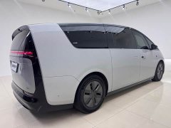 Li Auto Li Xiang MEGA Ultra - ფოტო 4