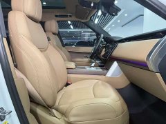 Land Rover Range Rover 3.0 L6 400PS Extended Wheelbase 7-Seater - ფოტო 10