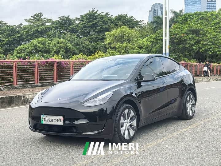 Tesla Model Y Facelift Rear-Wheel Drive