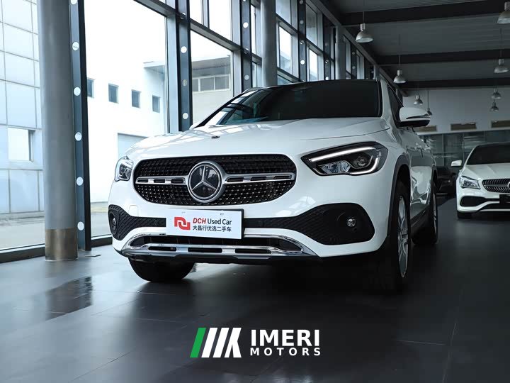 Mercedes-Benz GLA 200