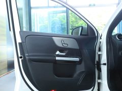 Mercedes-Benz GLA 200 - ფოტო 17
