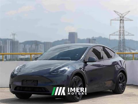 2025 Tesla Model Y Rear-Wheel Drive