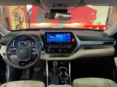 Toyota Highlander Hybrid 2.5L AWD Premium 7-Seater - ფოტო 12