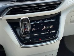 Buick GL8 Avenir Four-Seat Premium Edition - ფოტო 12