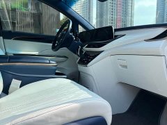 Buick GL8 Avenir Four-Seat Premium Edition - ფოტო 6