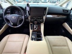 Toyota Alphard Hybrid 2.5L Luxury - ფოტო 11