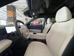Volkswagen ID.6 Long Range Rear-Wheel Drive Ultra - ფოტო 11
