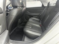 Hyundai Elantra 1.5L CVT Luxury - ფოტო 11