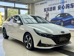 Hyundai Elantra 1.5L CVT Luxury - ფოტო 3