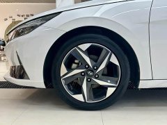Hyundai Elantra 1.5L CVT Luxury - ფოტო 8