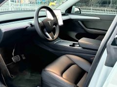 Tesla Model Y Rear-Wheel Drive - ფოტო 4