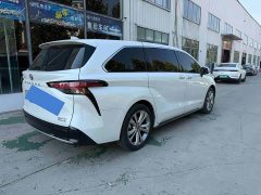 Toyota Sienna 2023 2.5L Hybrid Premium Edition - ფოტო 4
