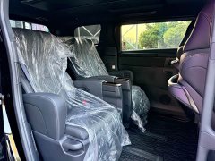 Toyota Alphard Hybrid 2.5L Premium Gold Edition - ფოტო 11