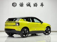 Volvo EX30 2025 Rear-Wheel Drive Extended Range Ultra - ფოტო 5