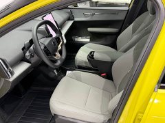 Volvo EX30 2025 Rear-Wheel Drive Extended Range Ultra - ფოტო 9