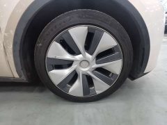 Tesla Model Y Long Range All-Wheel Drive - ფოტო 19