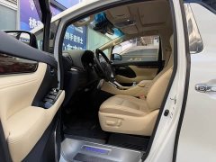 Toyota Alphard Hybrid 2.5L Luxury - ფოტო 12