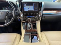 Toyota Alphard Hybrid 2.5L Luxury - ფოტო 6