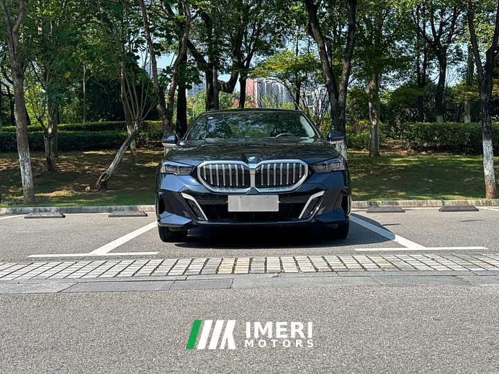 BMW 5 Series 530Li Luxury M Sport Package - ავტომობილი ჩინეთიდან