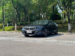 BMW 5 Series 530Li Luxury M Sport Package - ფოტო 2