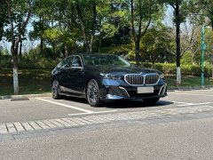BMW 5 Series 530Li Luxury M Sport Package - ფოტო 3