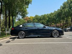 BMW 5 Series 530Li Luxury M Sport Package - ფოტო 4