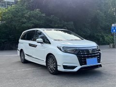 Honda Odyssey 2.0L e:HEV Luxury - ფოტო 3