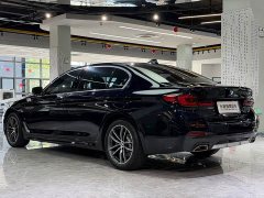 BMW 5 Series 525Li M Sport Package - ფოტო 14