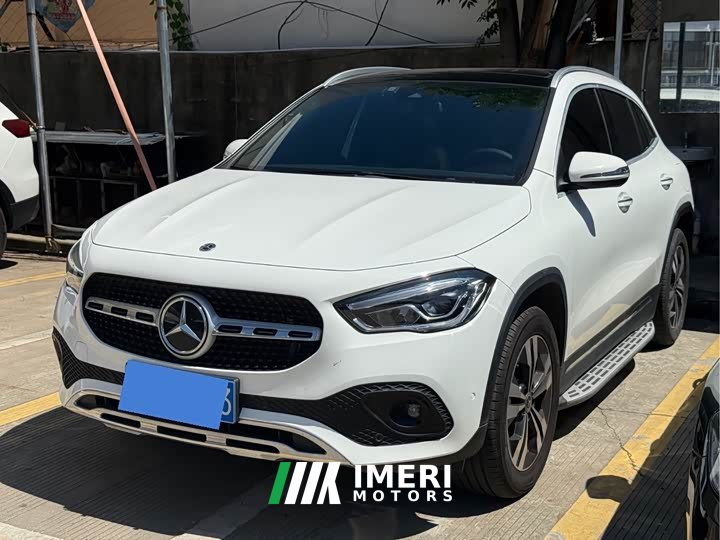 Mercedes-Benz GLA 200