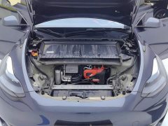 Tesla Model Y Rear-Wheel Drive - ფოტო 10