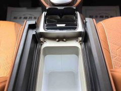 Mercedes-Benz V-Class 2022 V 260 L Long Wheelbase Luxury Edition - ფოტო 8