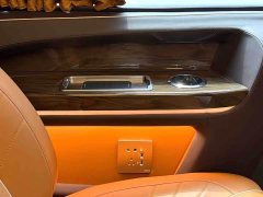 Mercedes-Benz V-Class 2022 V 260 L Long Wheelbase Luxury Edition - ფოტო 9